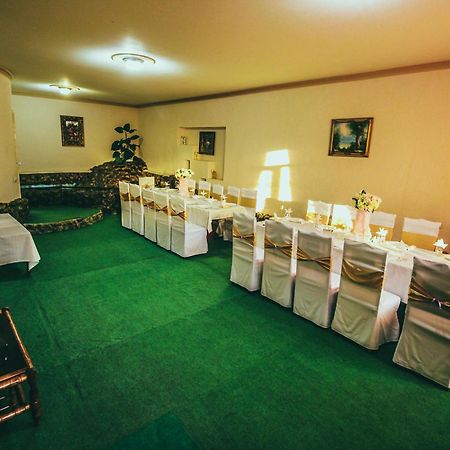 Oazis Hotel Noratus Kültér fotó