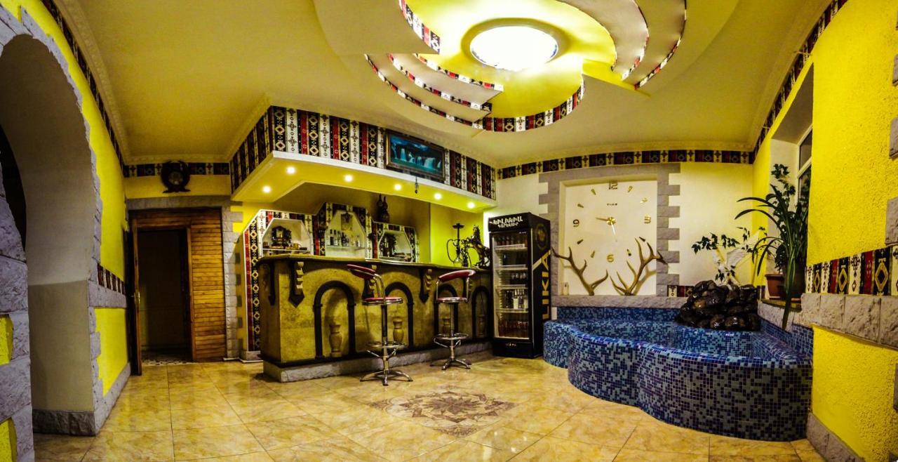 Oazis Hotel Noratus Kültér fotó