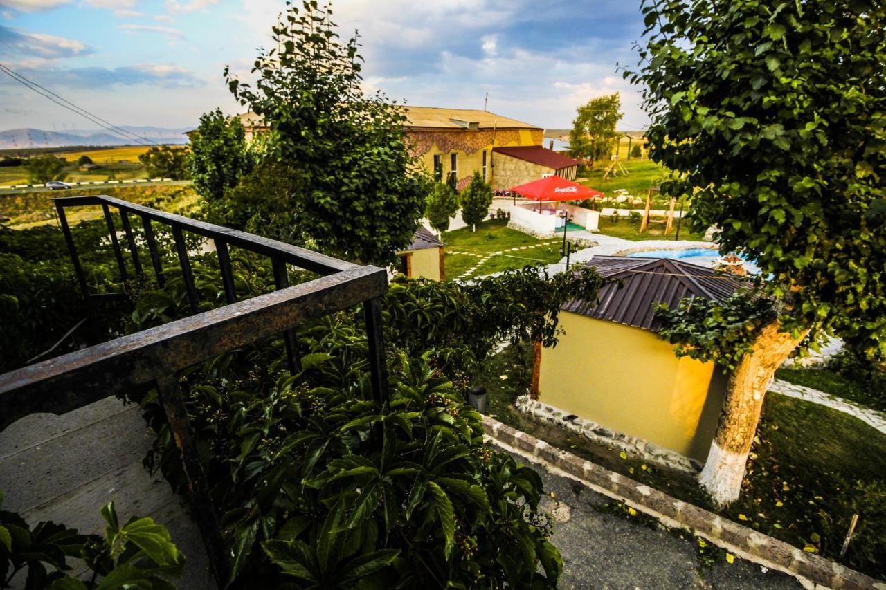 Oazis Hotel Noratus Kültér fotó