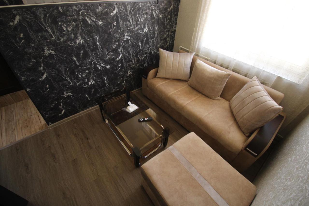Oazis Hotel Noratus Kültér fotó