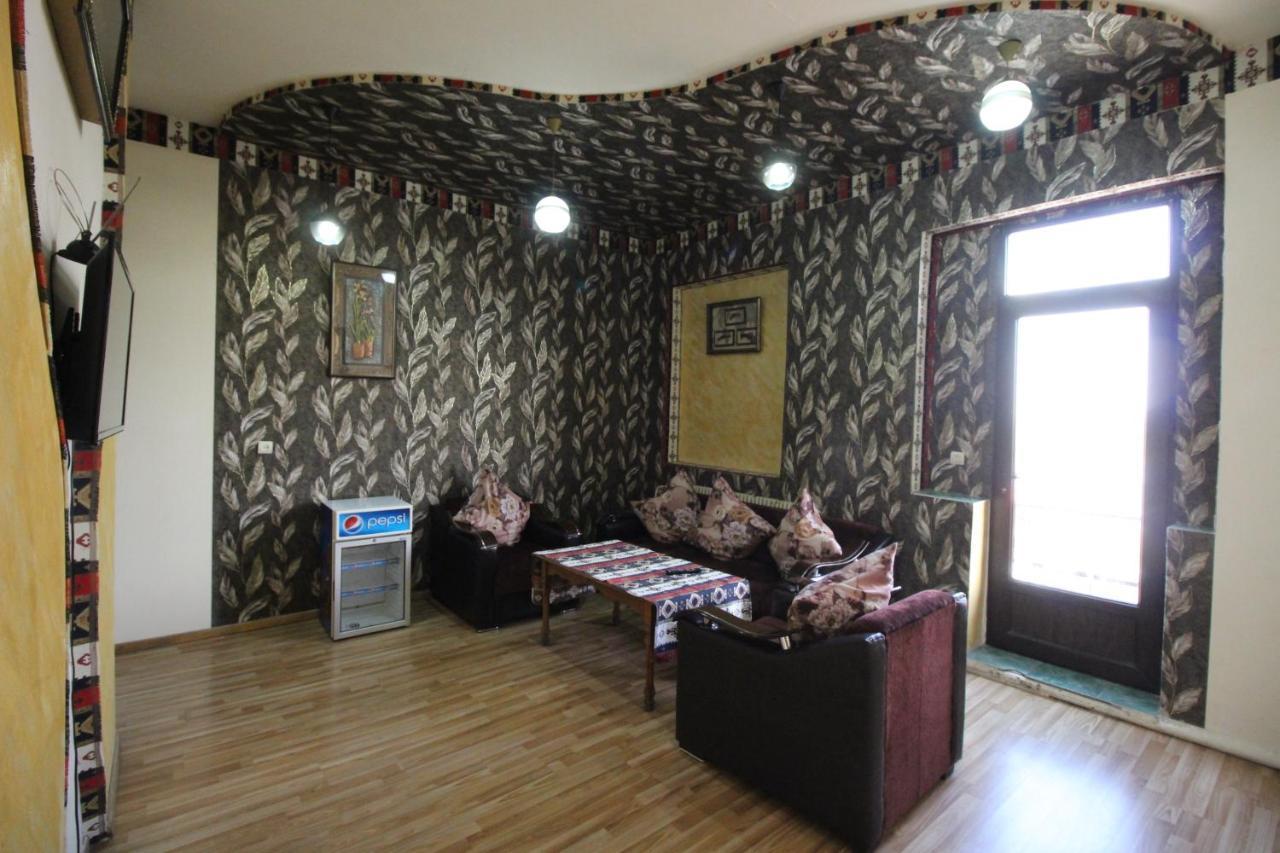 Oazis Hotel Noratus Kültér fotó