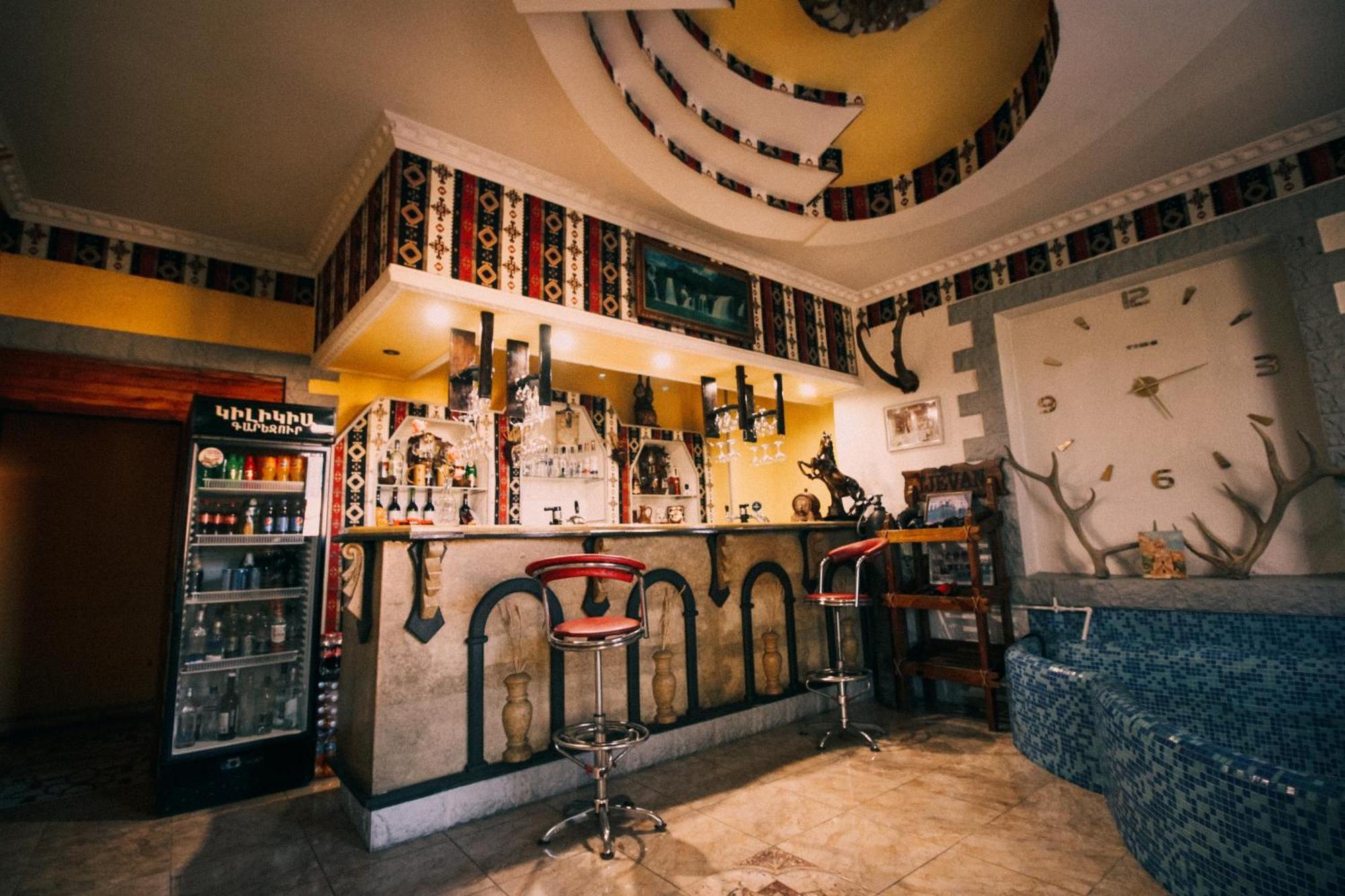 Oazis Hotel Noratus Kültér fotó