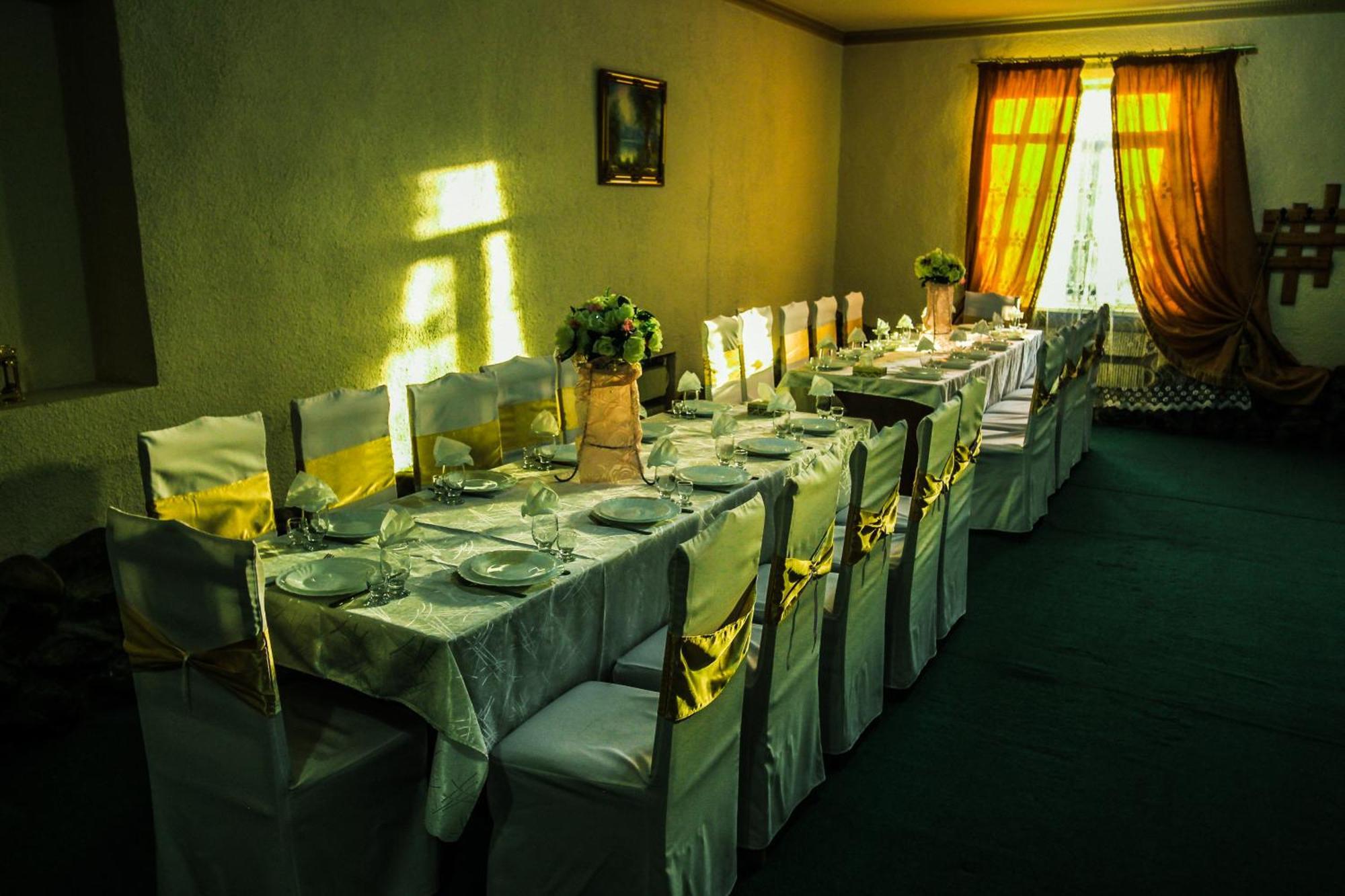 Oazis Hotel Noratus Kültér fotó