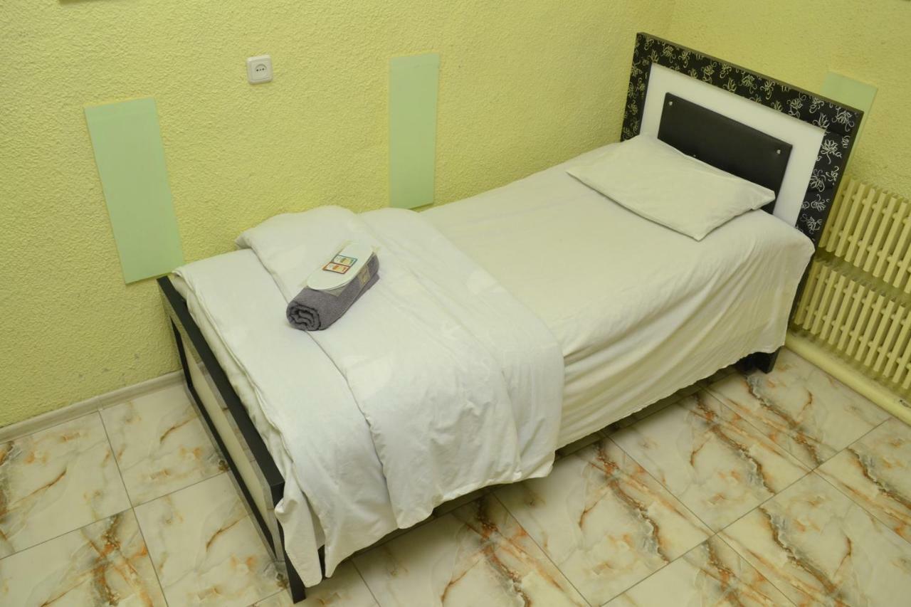 Oazis Hotel Noratus Kültér fotó
