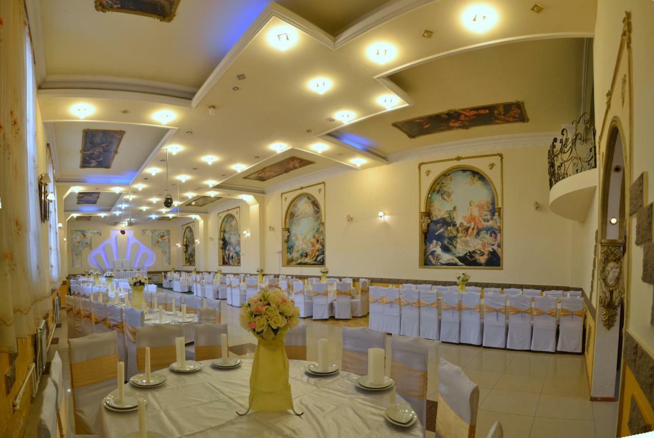 Oazis Hotel Noratus Kültér fotó