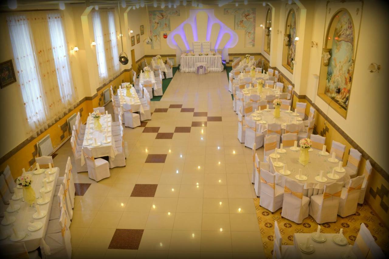 Oazis Hotel Noratus Kültér fotó