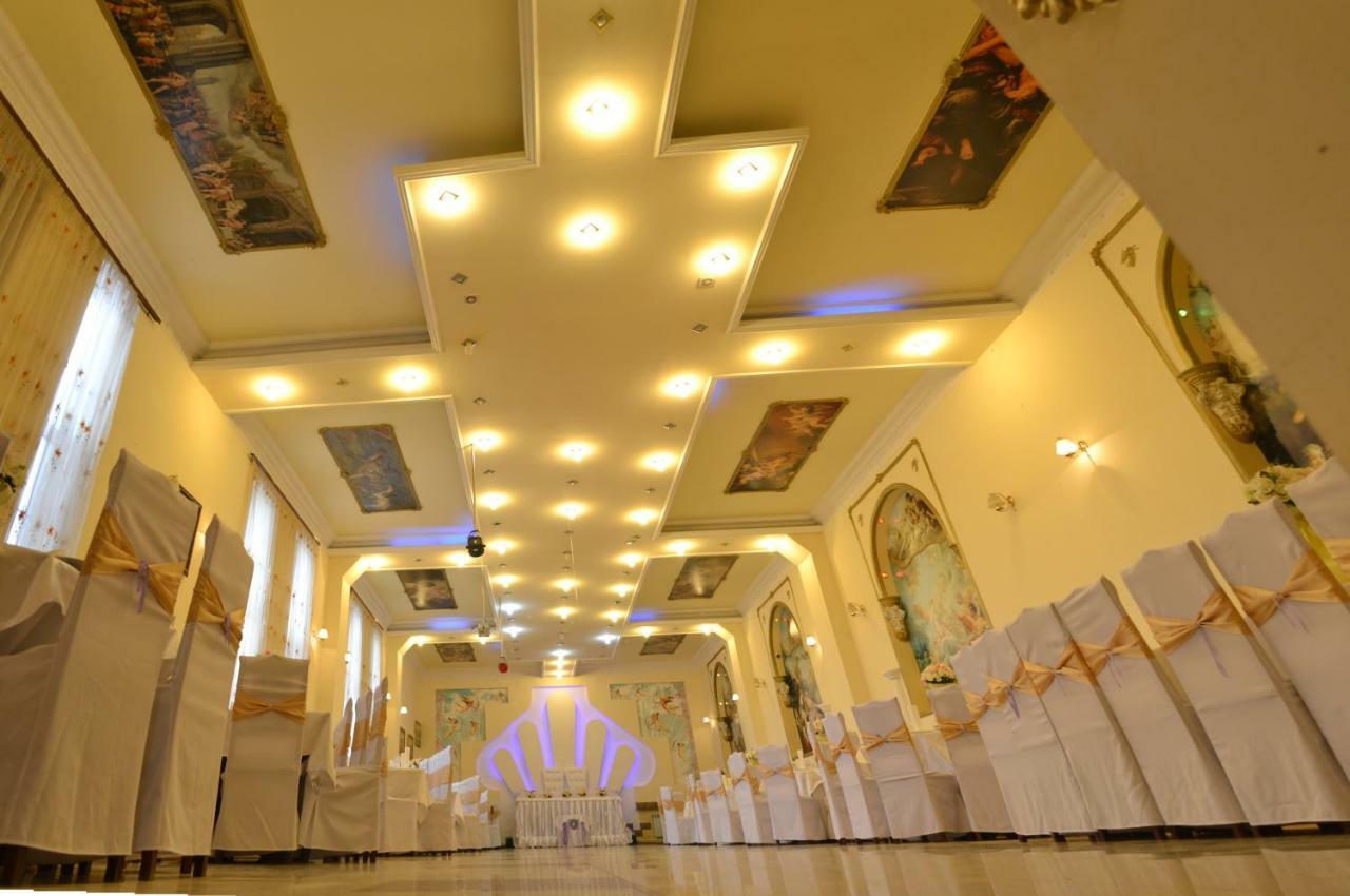 Oazis Hotel Noratus Kültér fotó